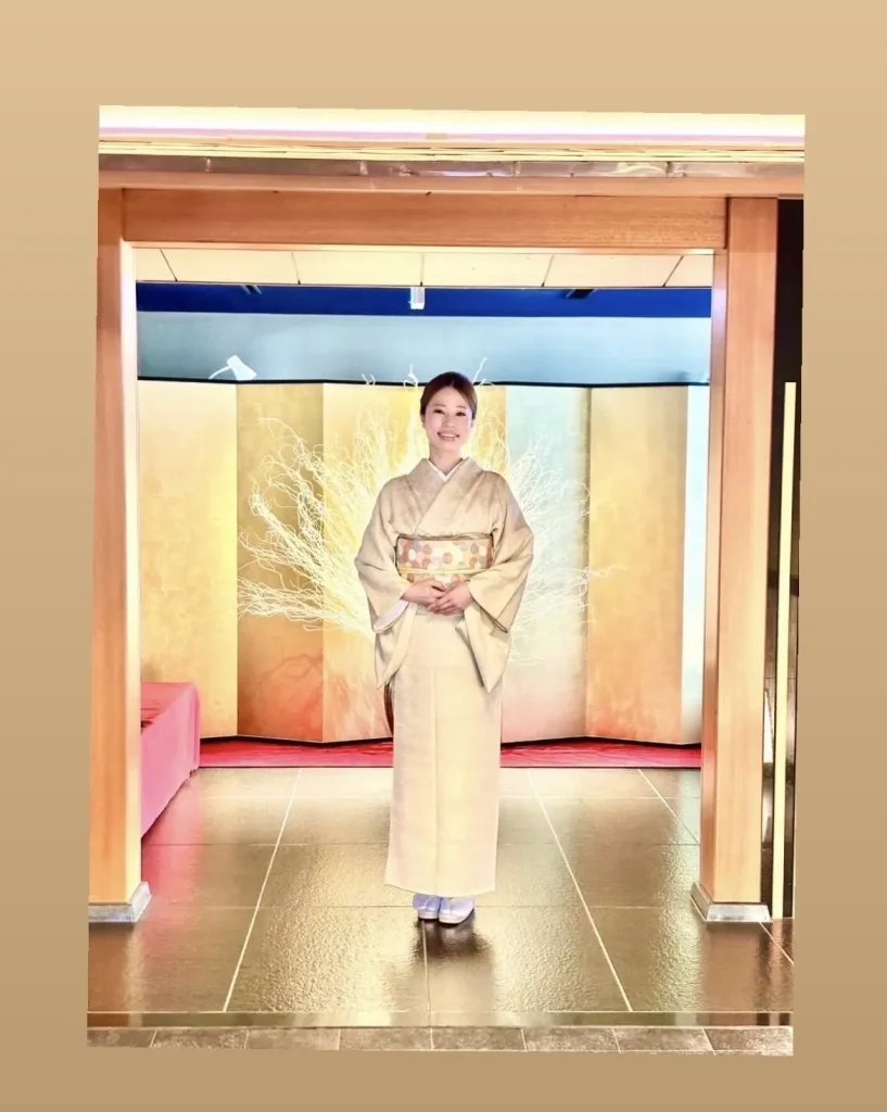 Japanese esthetician wearing a kimono in Osaka