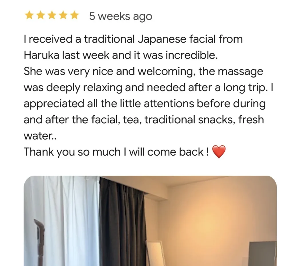5-star Google review of Haruka’s traditional Japanese facial, with a photo of the treatment room at Private Salon Treat, Osaka